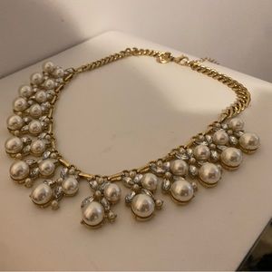 Pearl necklace gold